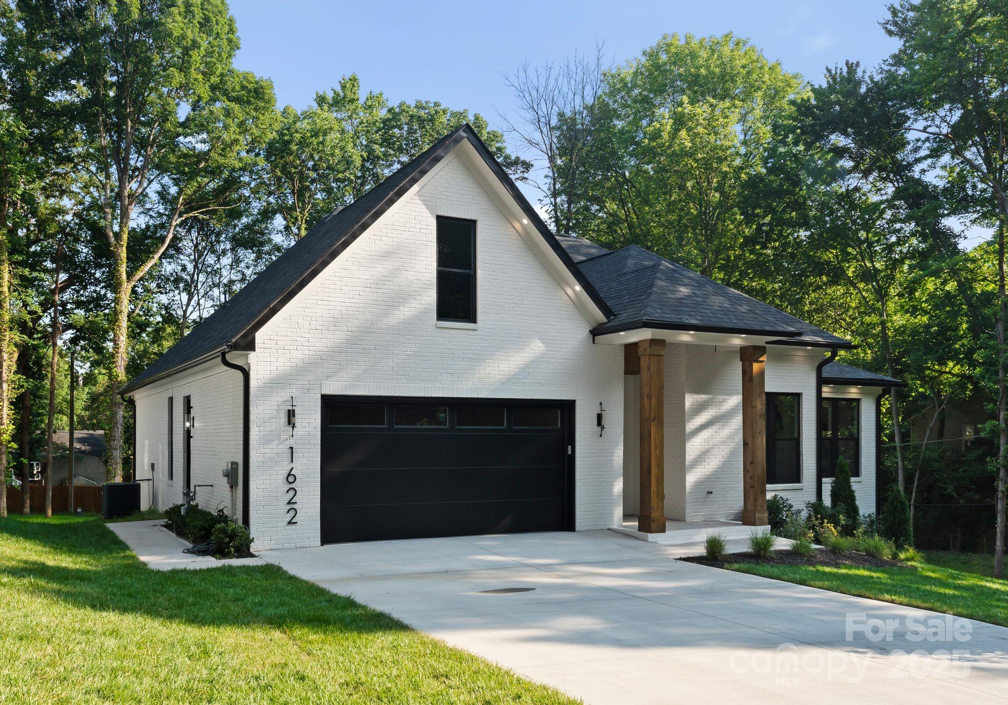 1622 Burtonwood Circle