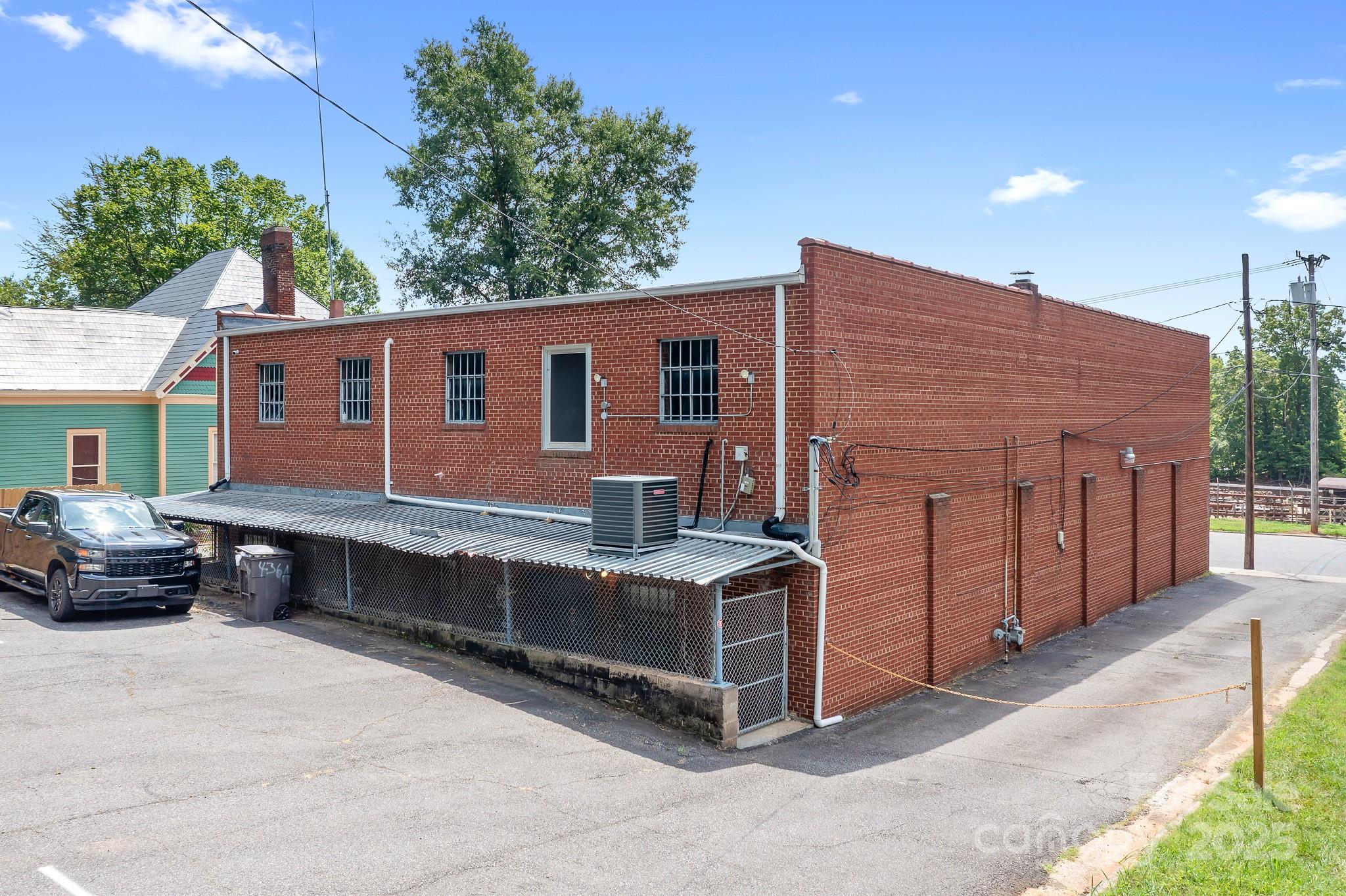 426/430 Western Avenue
