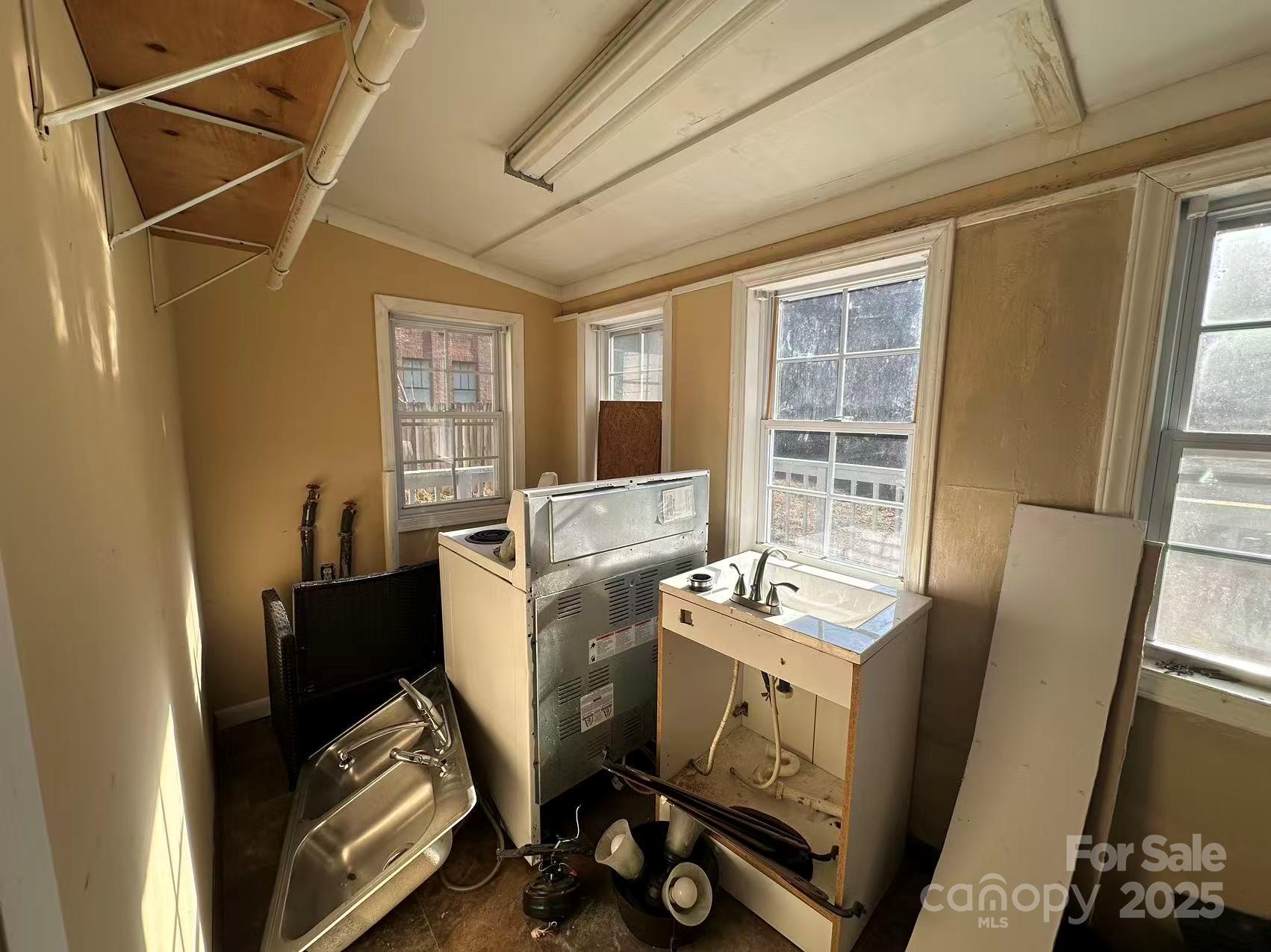 112 E Elliott Street