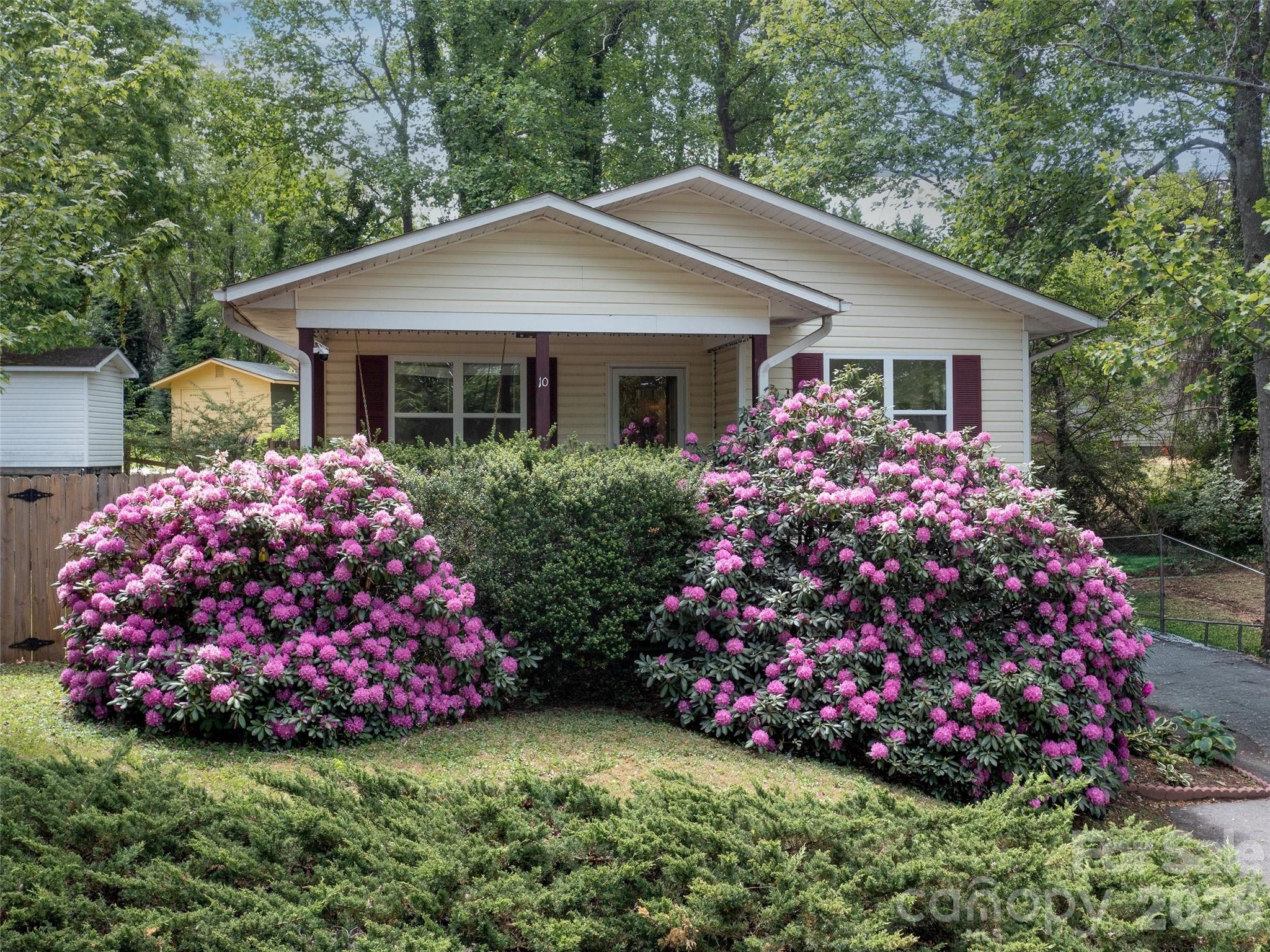 Twin Springs - Residential