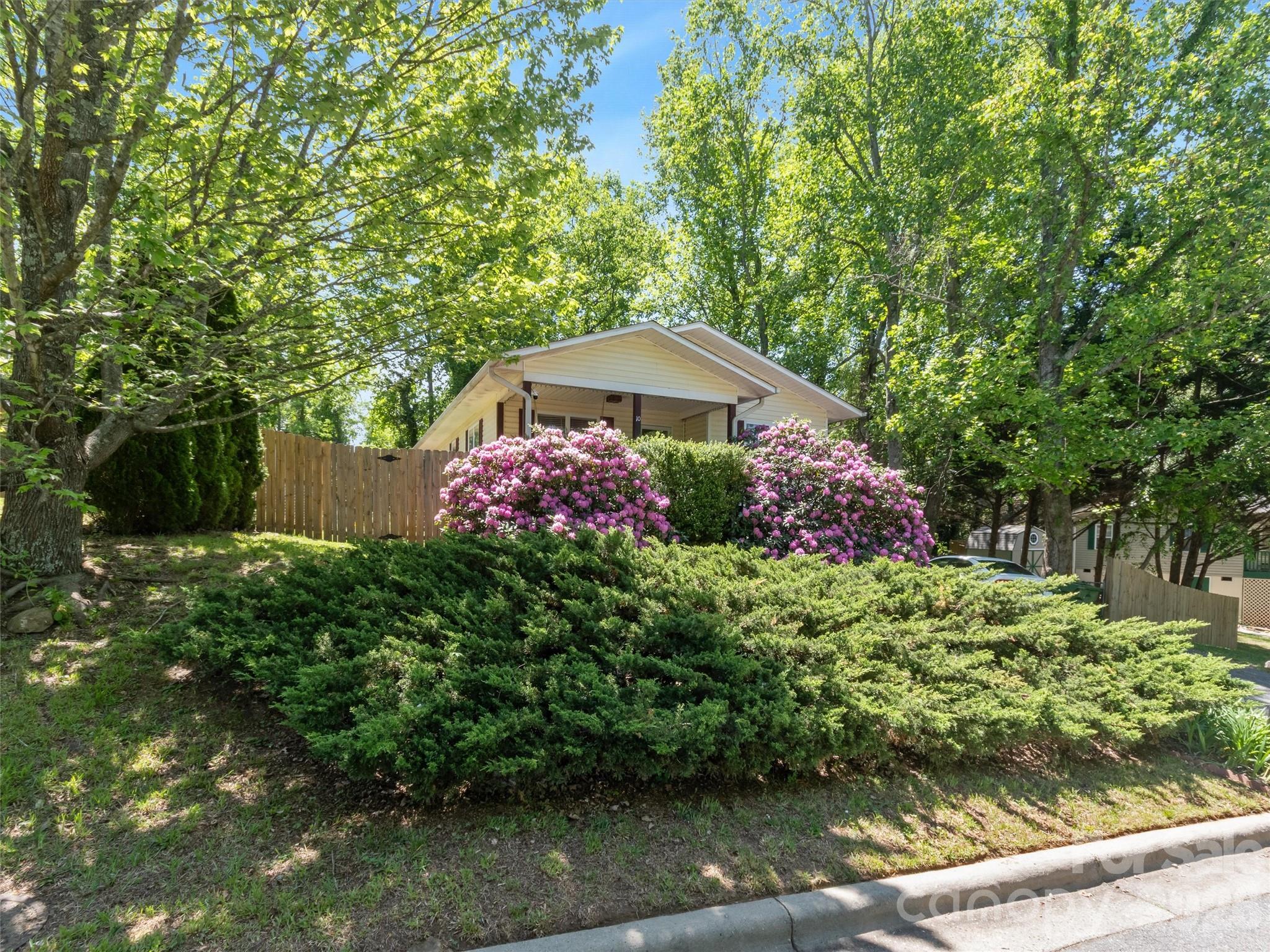 Twin Springs - Residential