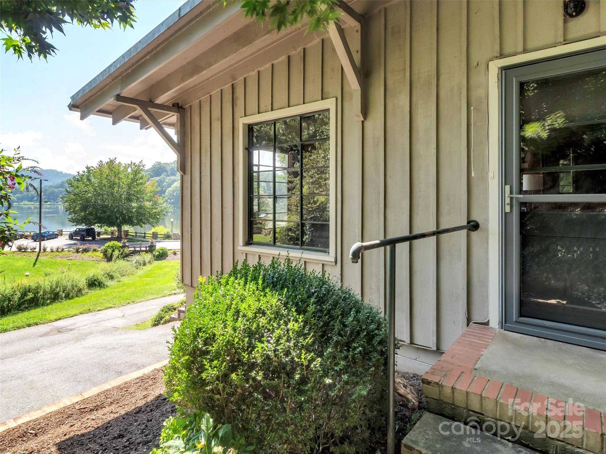 268 Stuart Circle