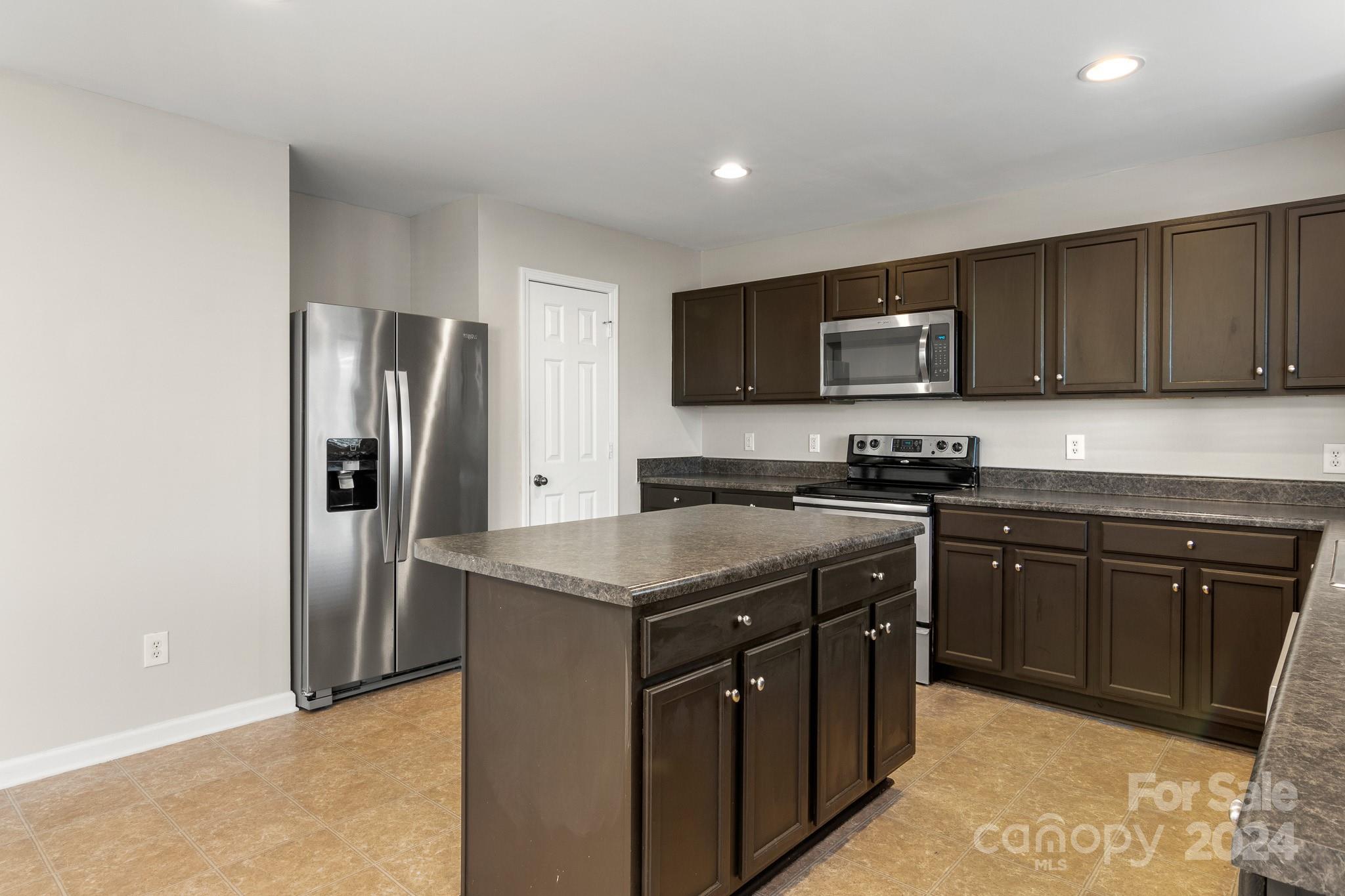 Hamilton Lakes - Residential