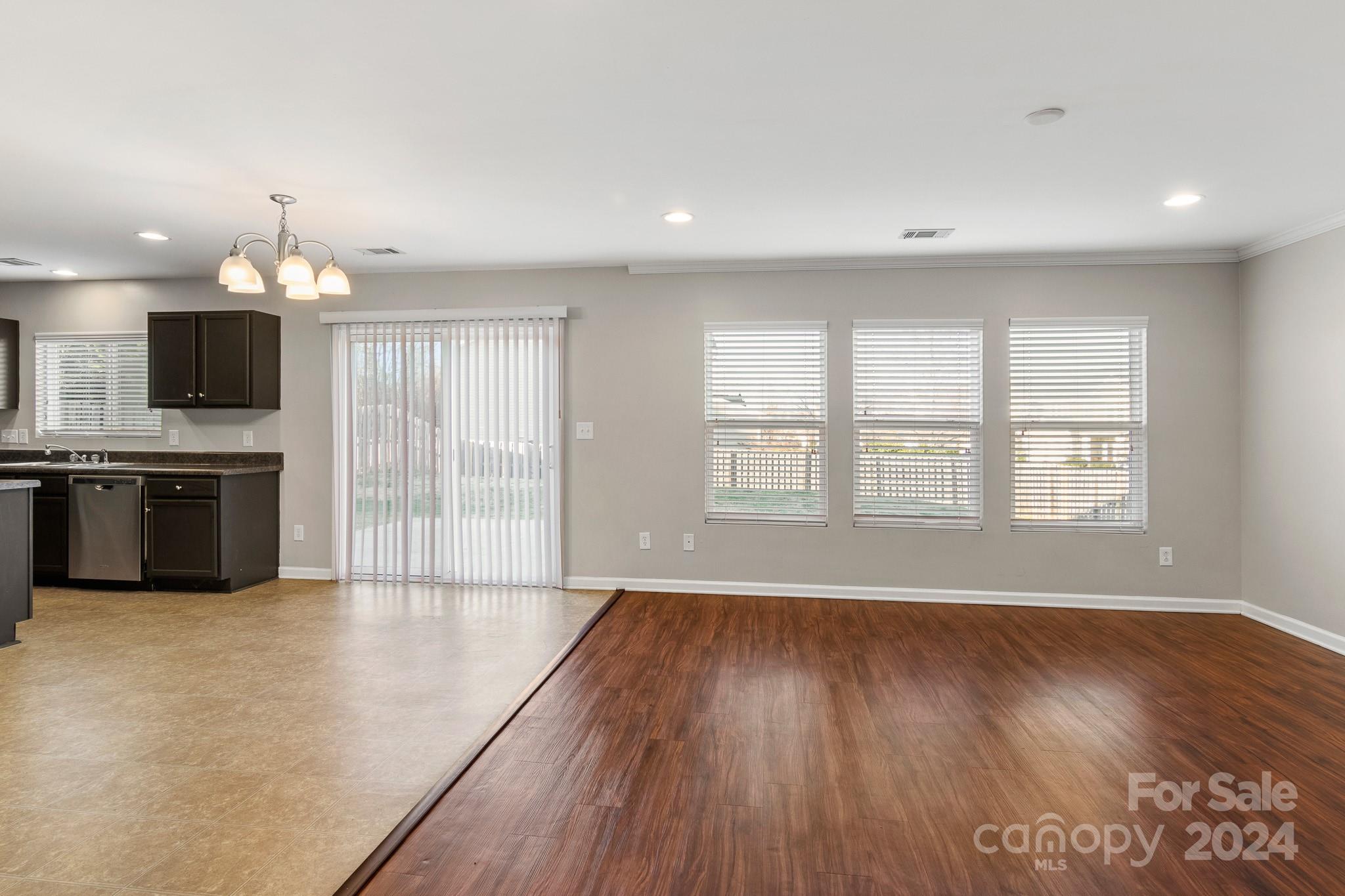 Hamilton Lakes - Residential