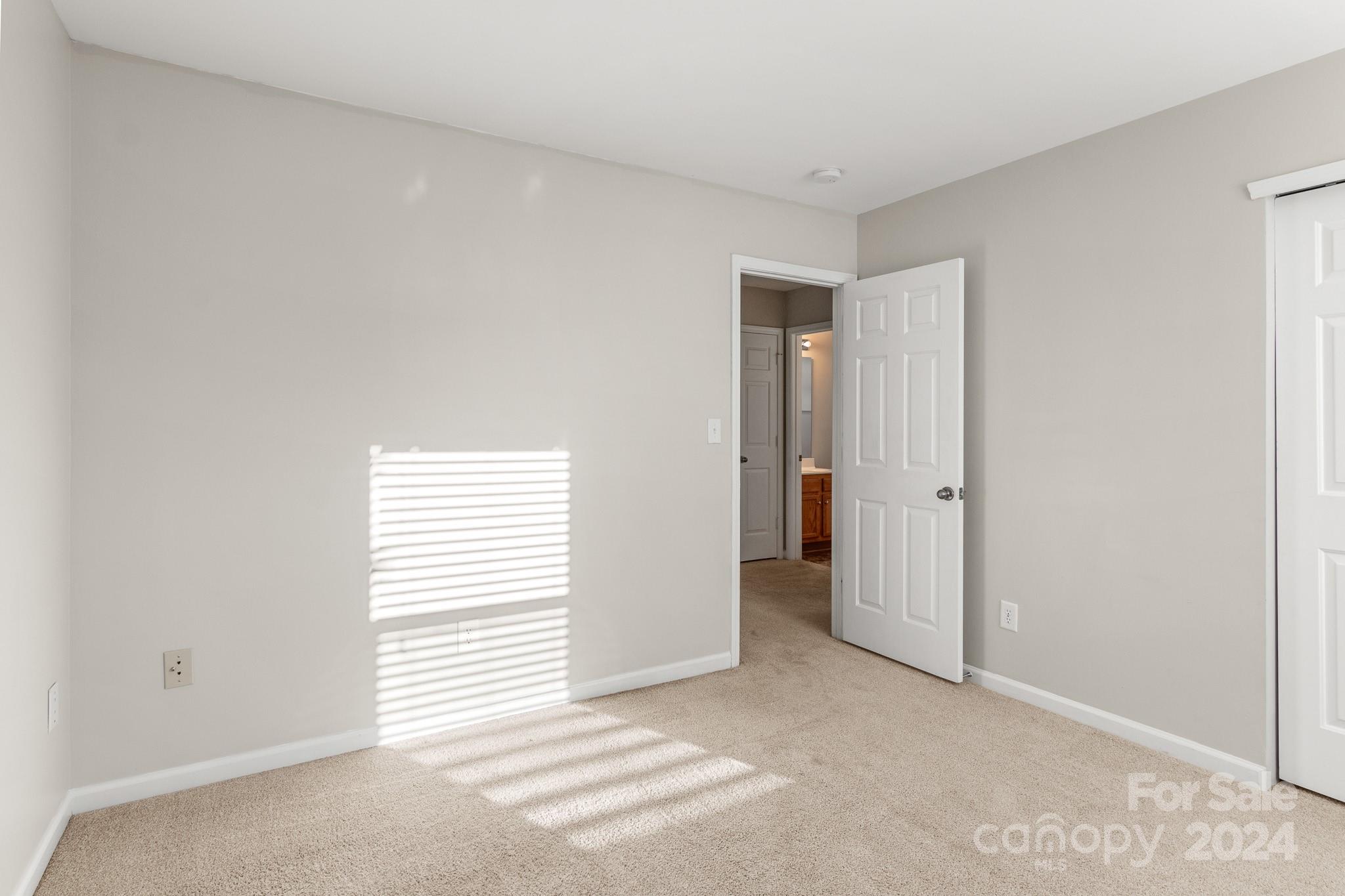 Hamilton Lakes - Residential