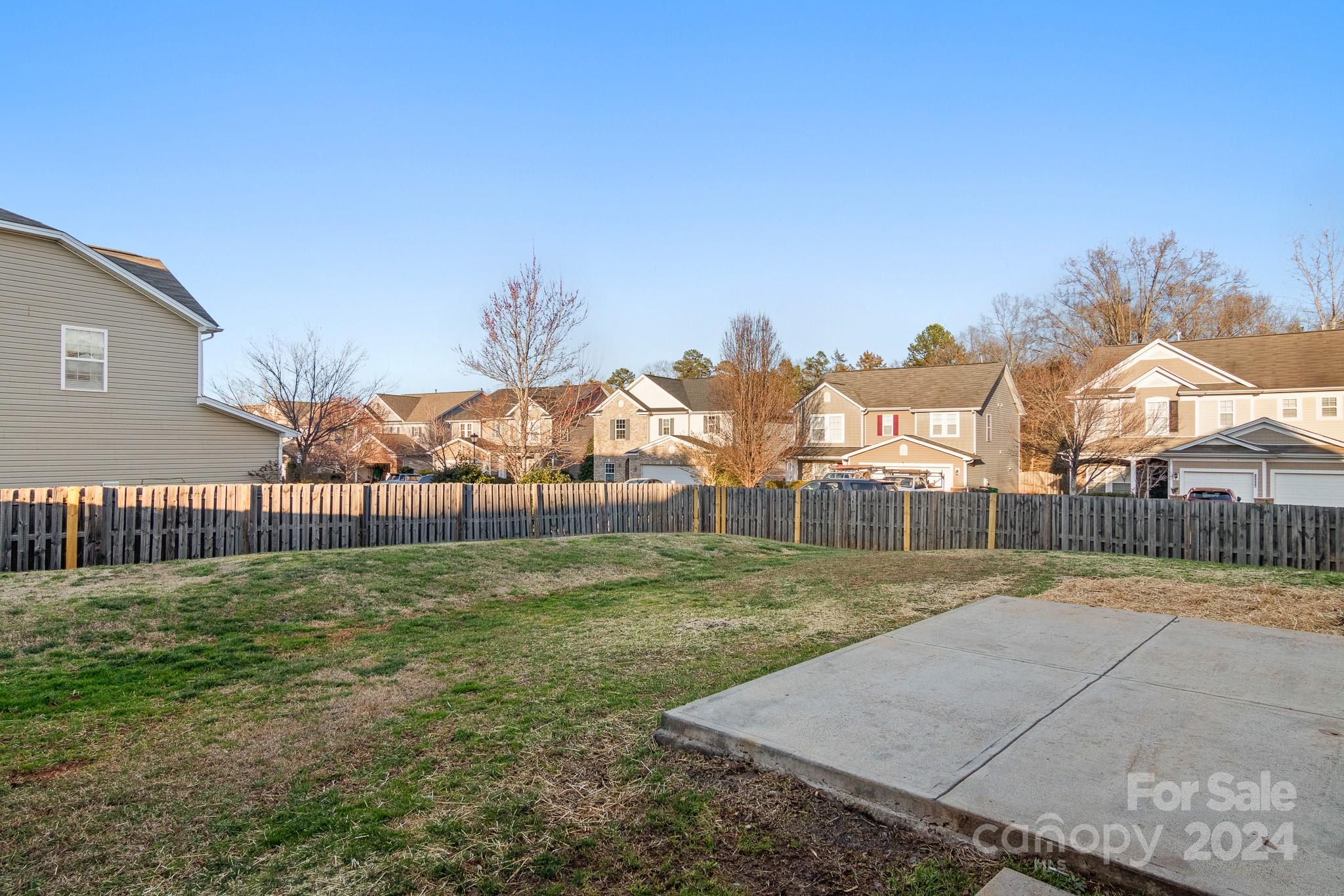 Hamilton Lakes - Residential