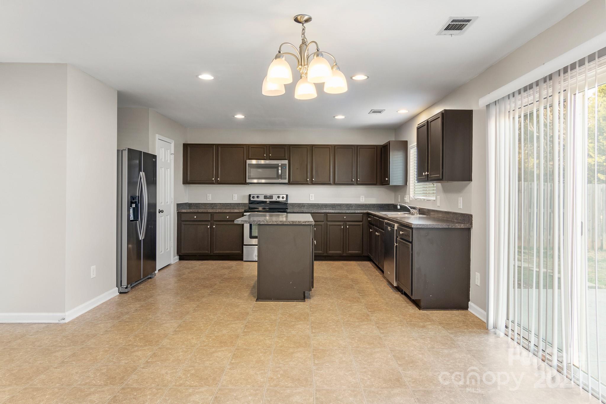 Hamilton Lakes - Residential