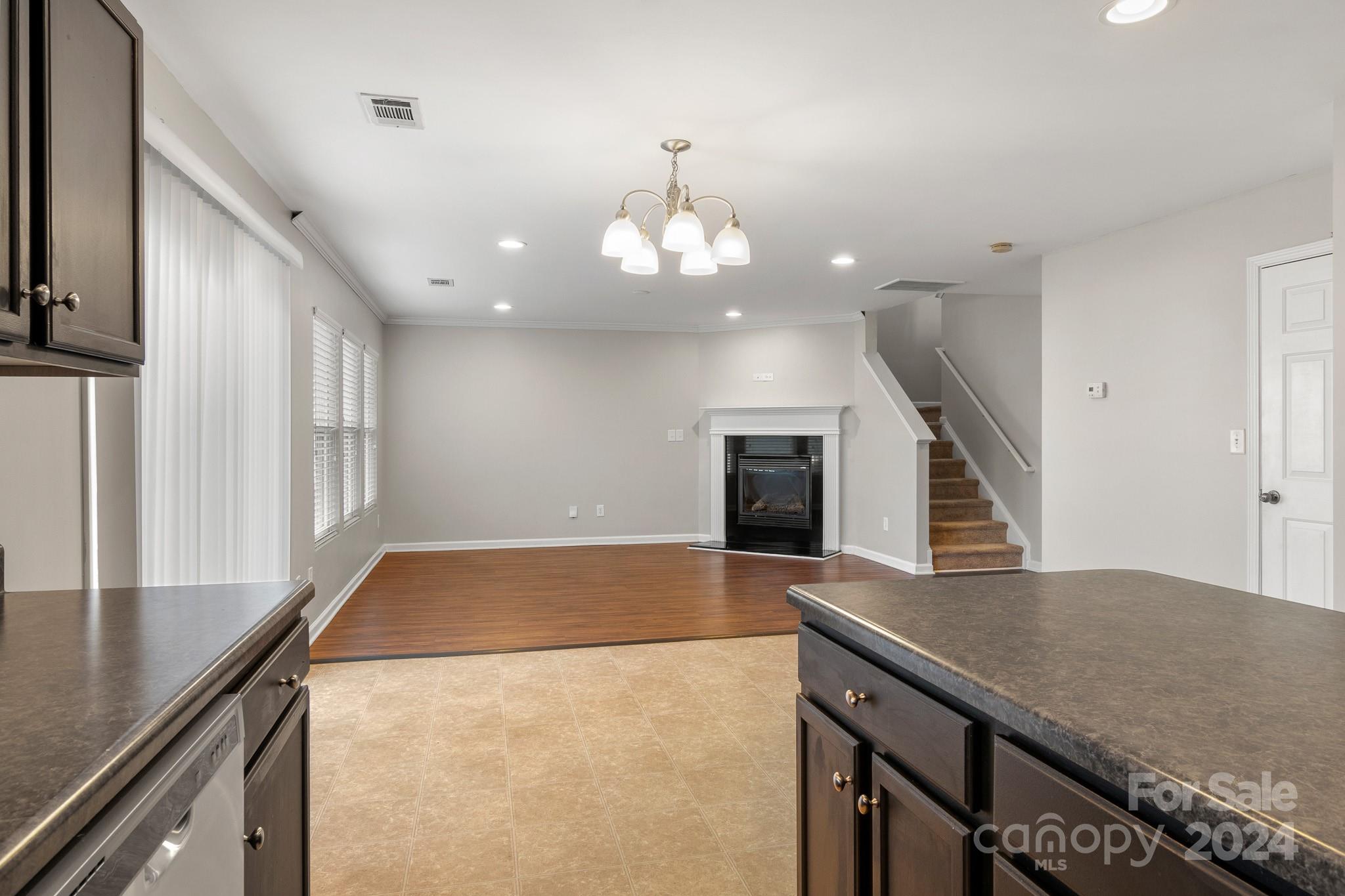 Hamilton Lakes - Residential