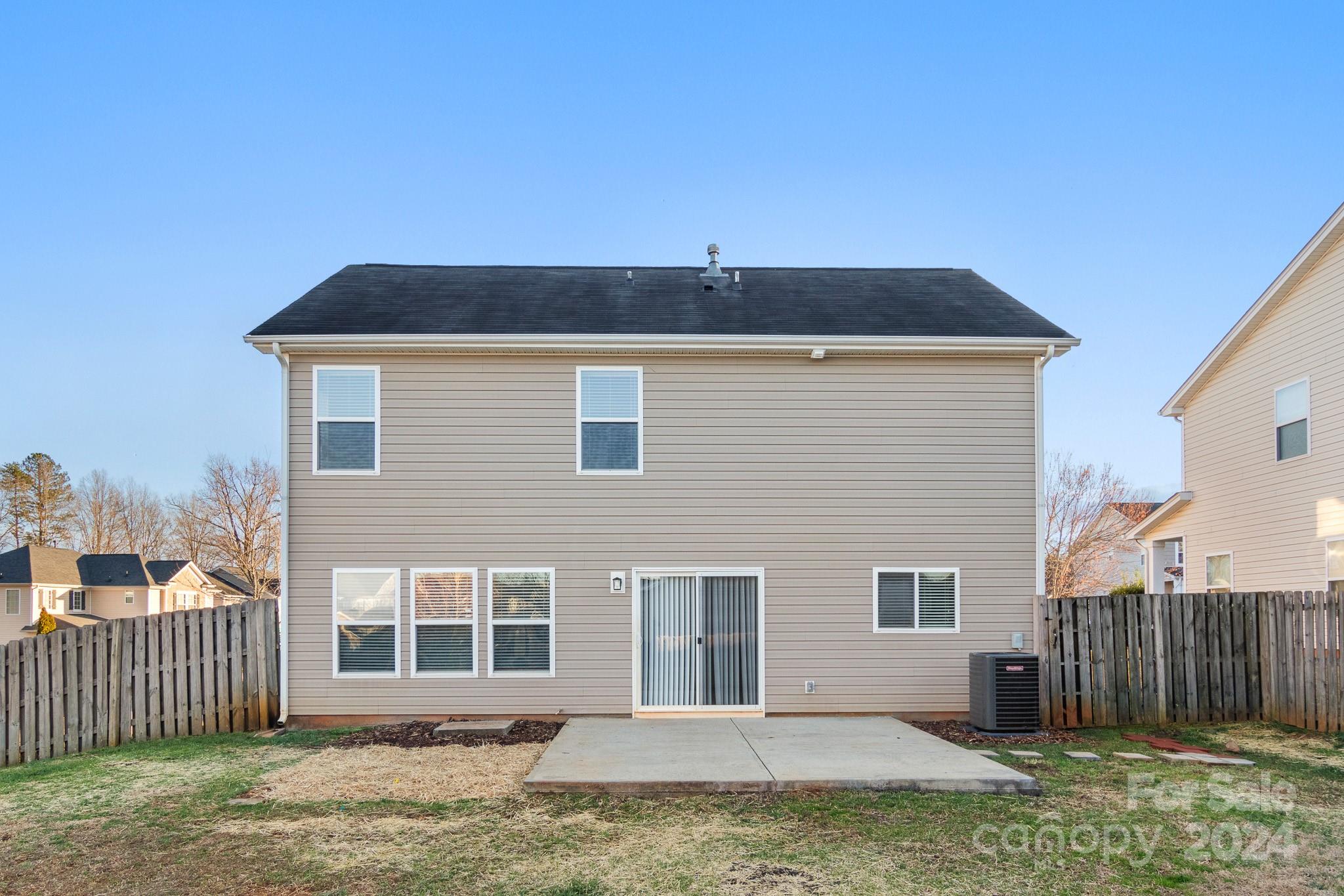 Hamilton Lakes - Residential