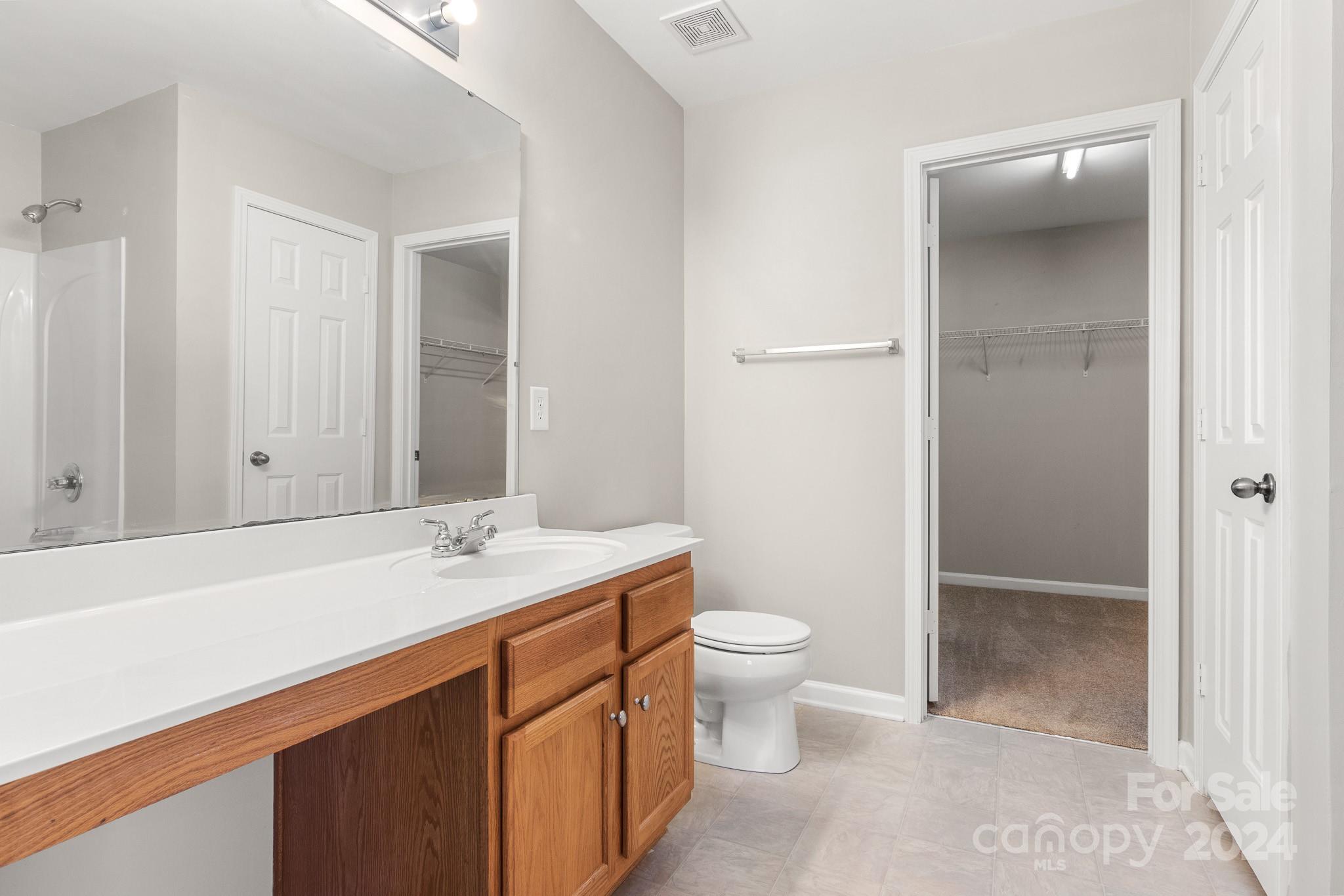 Hamilton Lakes - Residential