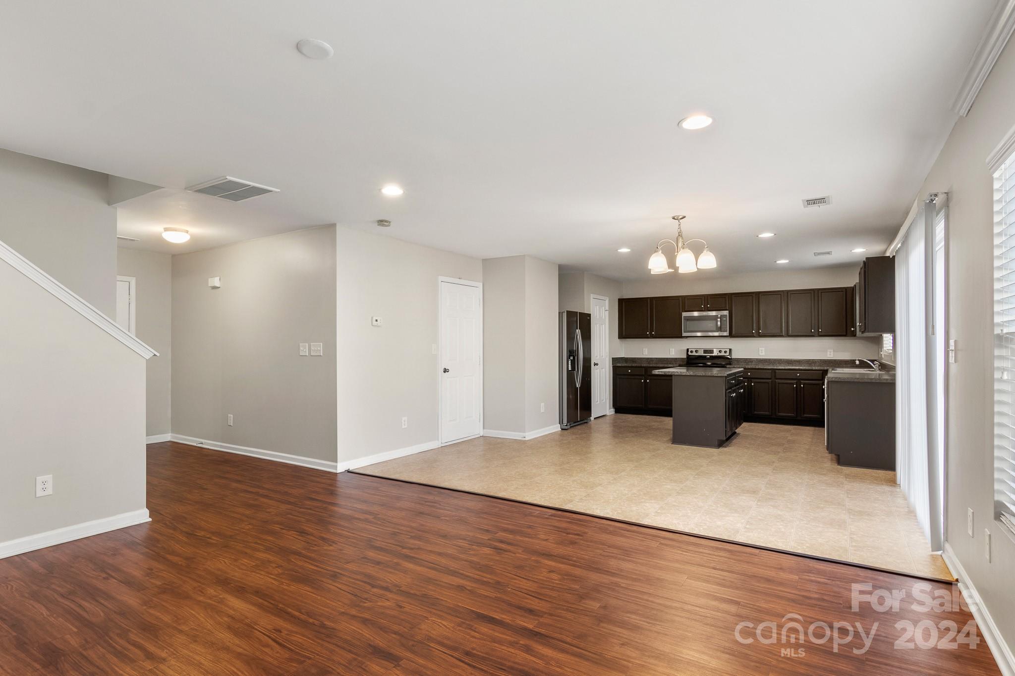 Hamilton Lakes - Residential