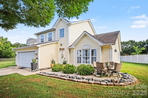 Photo of 15725 Southern Garden Lane, Charlotte, NC 28278 (MLS # 4424517)