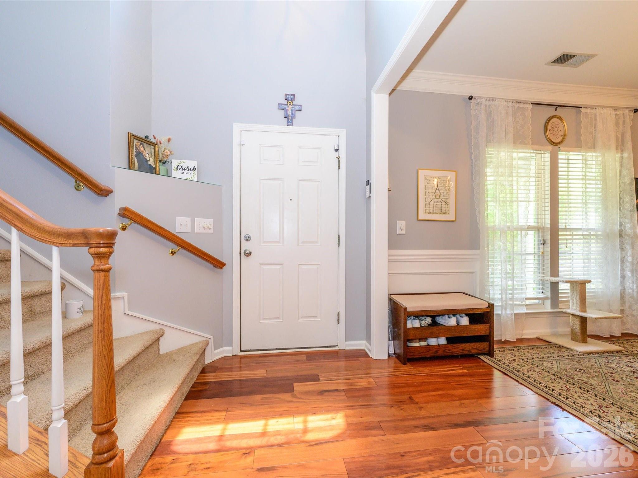 6815 Tanners Creek Drive