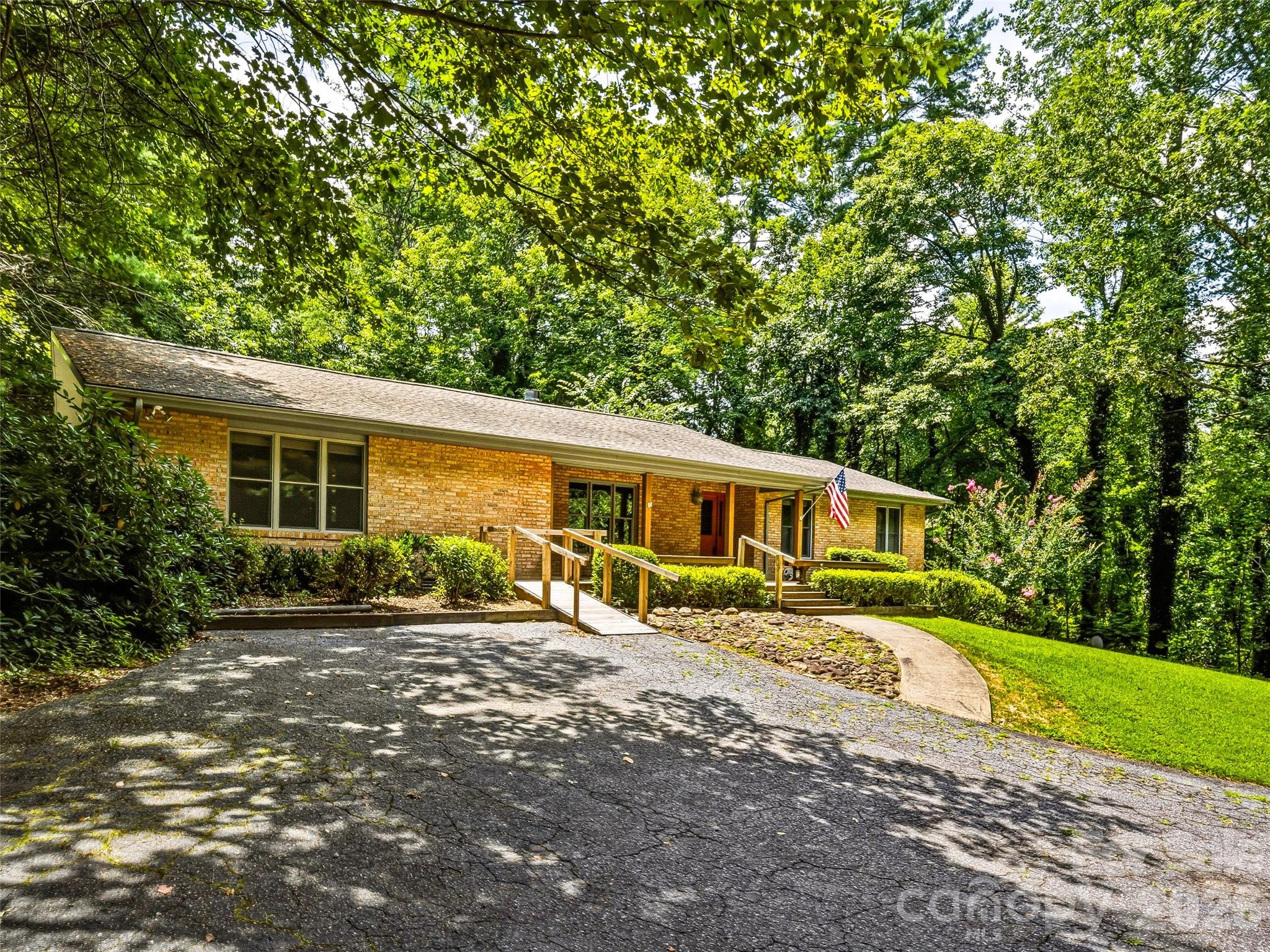 2526 Kanuga Road