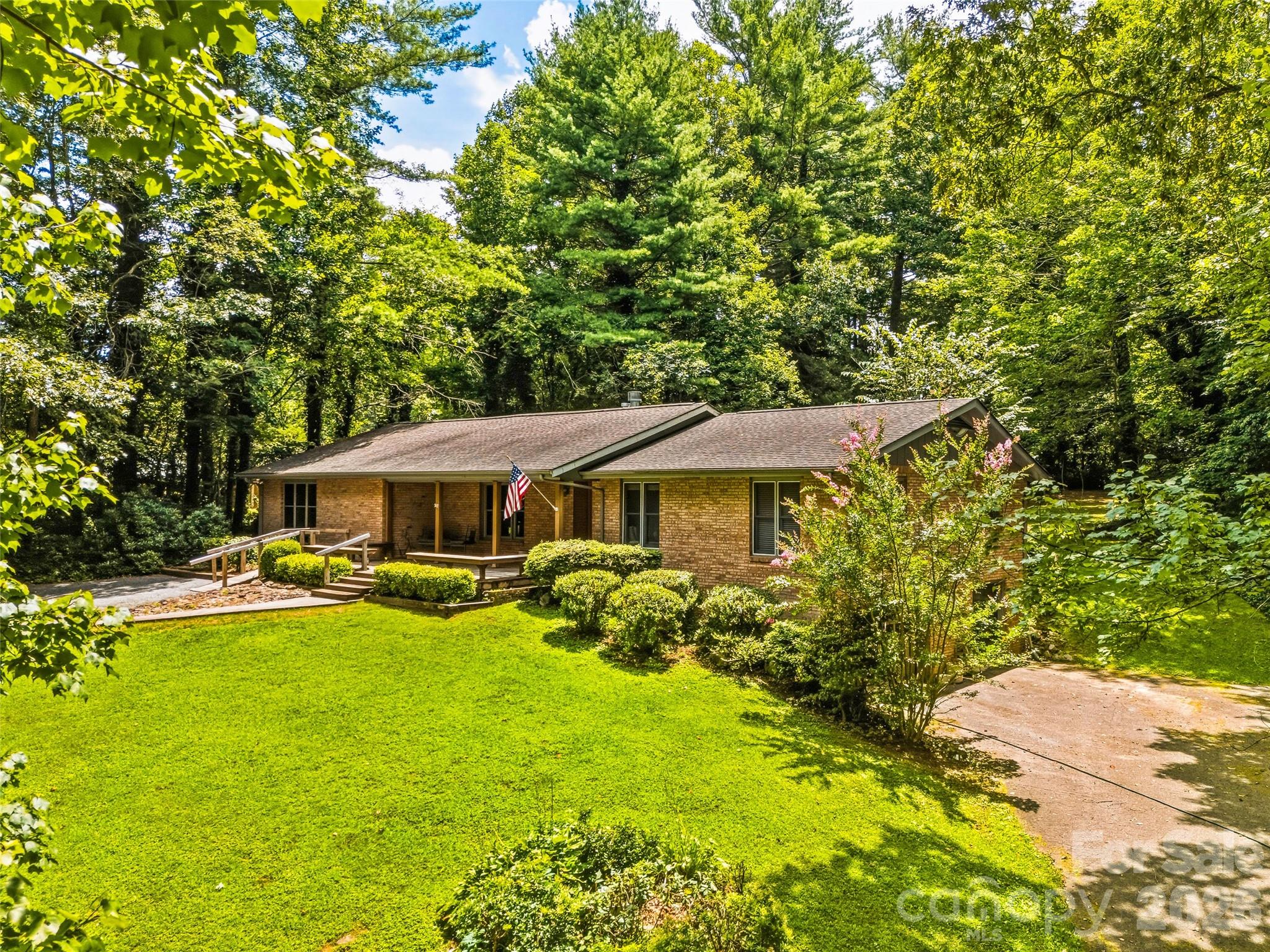 2526 Kanuga Road, Hendersonville, NC, 28739