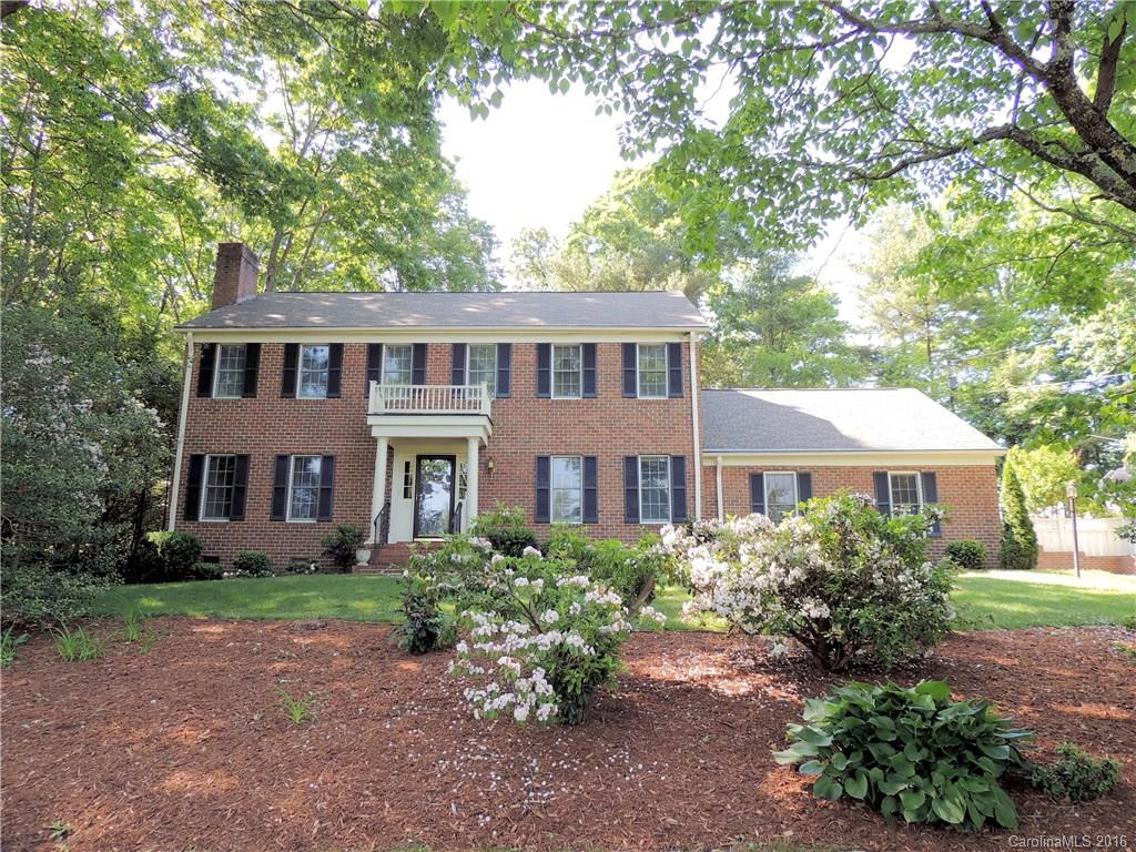 Photo 1 of 24 — 1218 Everette Place 8, Hendersonville, NC 28791