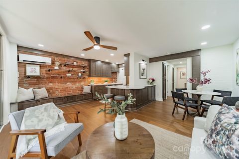 Photo of 400 Queens Road #D6, Charlotte, NC 28207 (MLS # 4309100) Photo of 400 Queens Road #D6, Charlotte, NC 28207 (MLS # 4309100)