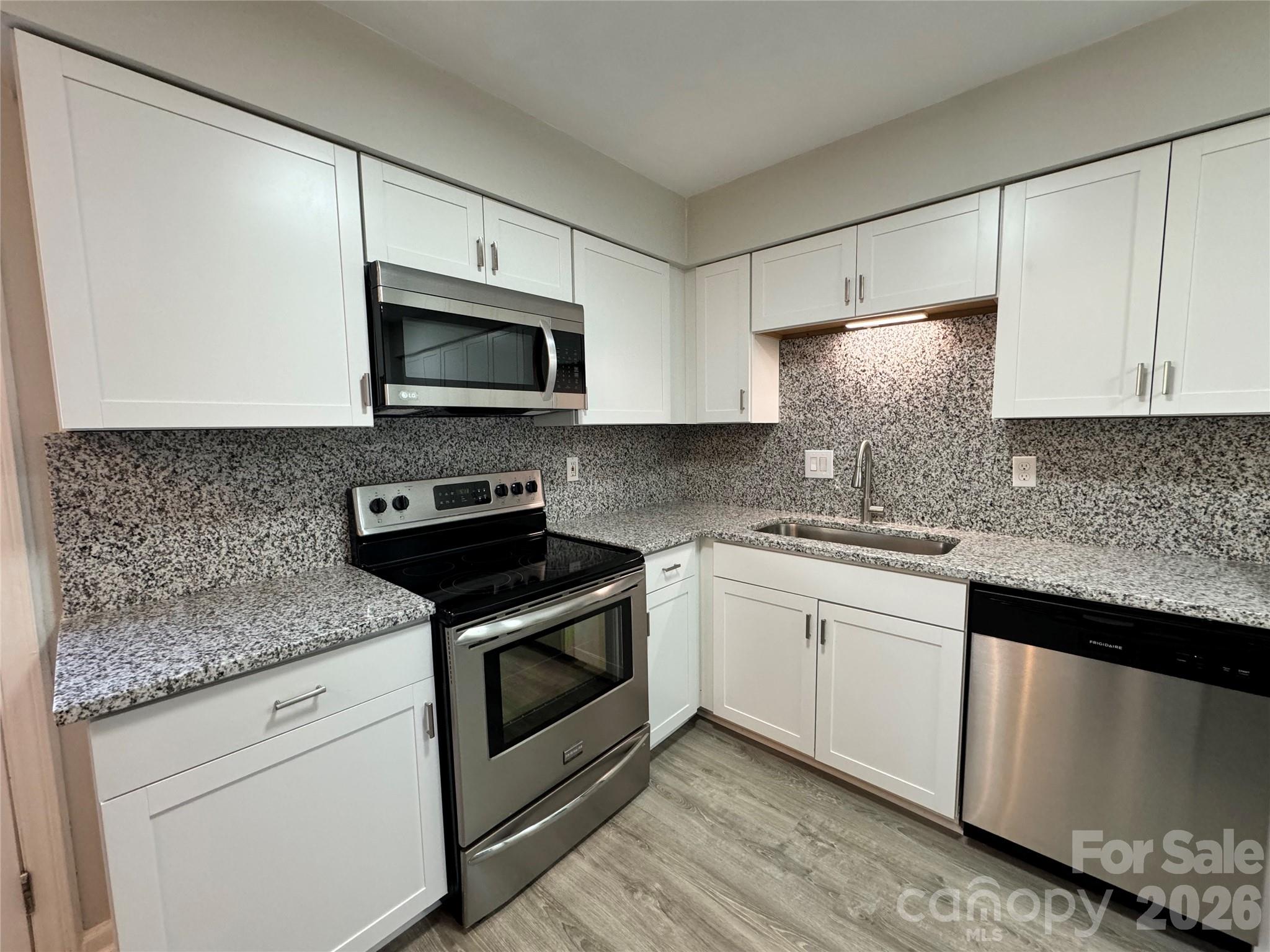 1906 Mereview Court 8