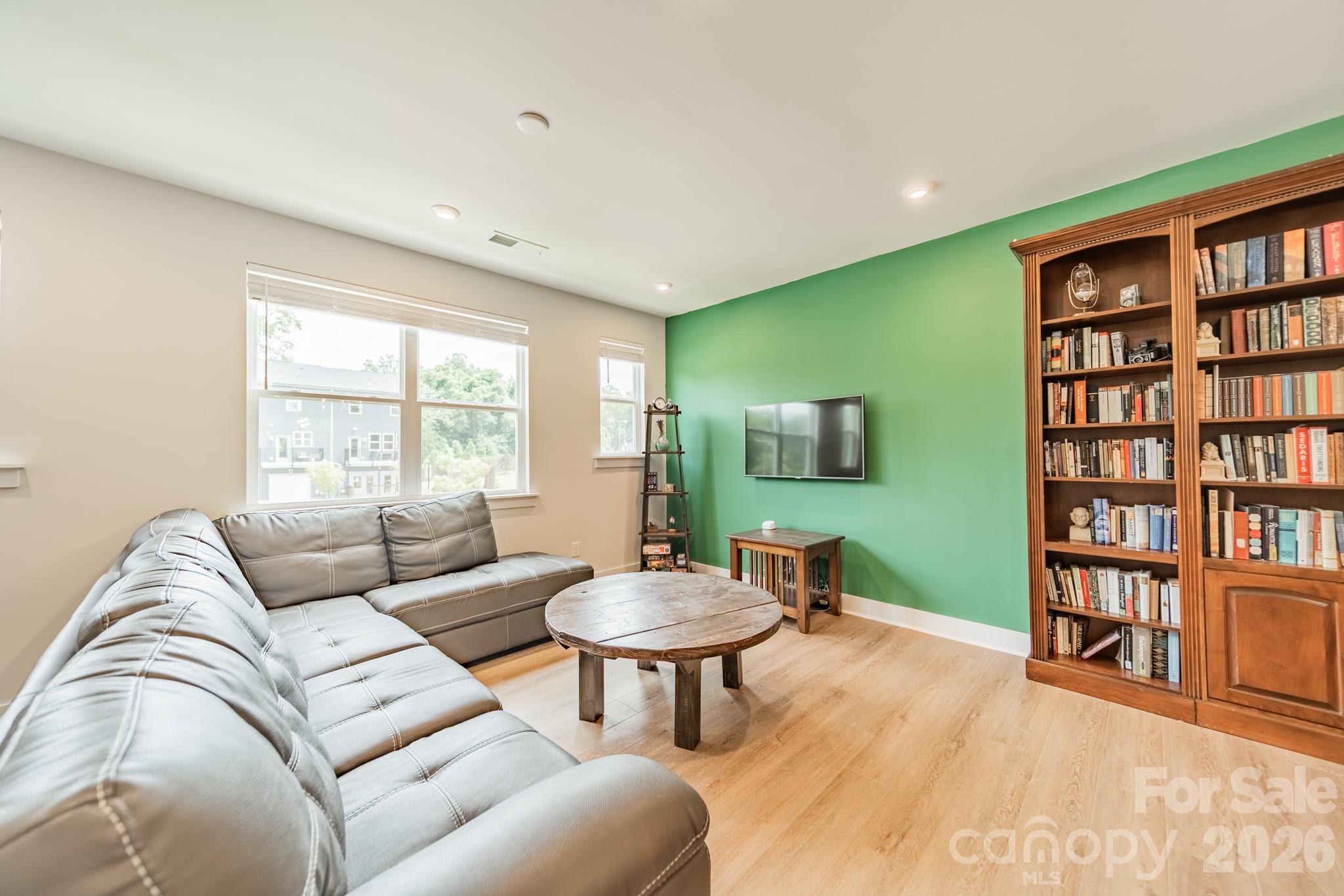 Context at Oakhurst - Residential