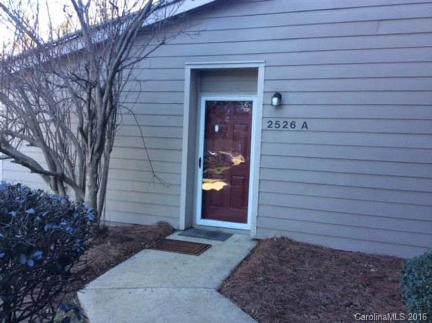 SouthPark's "hidden gem"-Creswick!! Your clients will love living in this resort style condo community.
Walk across the street to Quail Hollow Shopping Center or catch a bus! Pool, Clubhouse, Fountain and such a peaceful walking trail around the lake!!! Total privacy, chance to lay-out, gardening, great for pets and no stairs!
RARE END UNIT WITH ENCLOSED PATIO!!