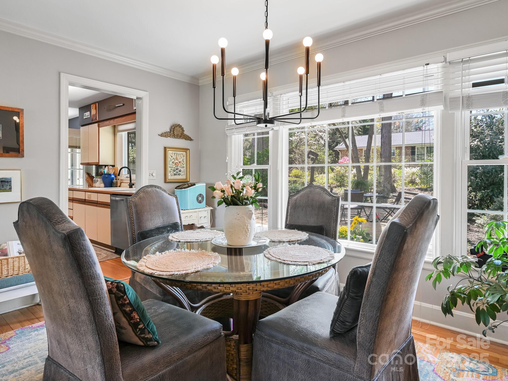 Hendersonville, North Carolina 28791, United States, 3 Bedrooms Bedrooms, ,2 BathroomsBathrooms,Residential,Under Contract,186258