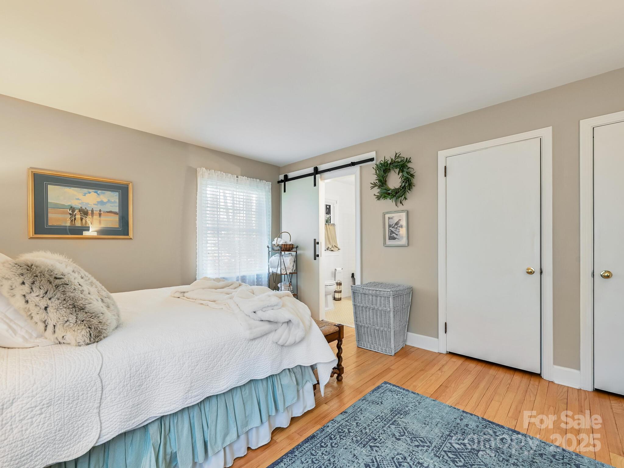 Hendersonville, North Carolina 28791, United States, 3 Bedrooms Bedrooms, ,2 BathroomsBathrooms,Residential,Under Contract,186258