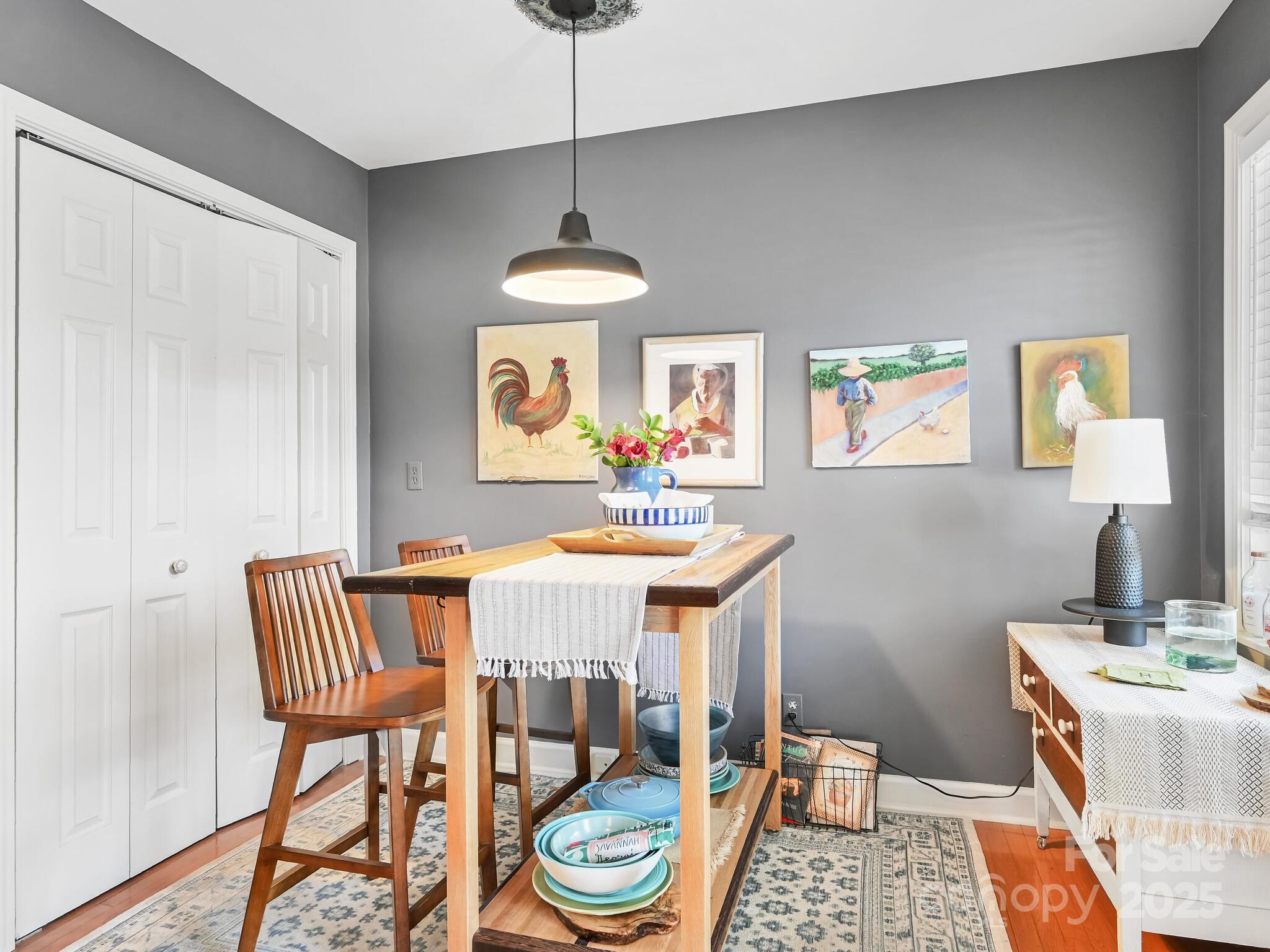 Hendersonville, North Carolina 28791, United States, 3 Bedrooms Bedrooms, ,2 BathroomsBathrooms,Residential,Under Contract,186258