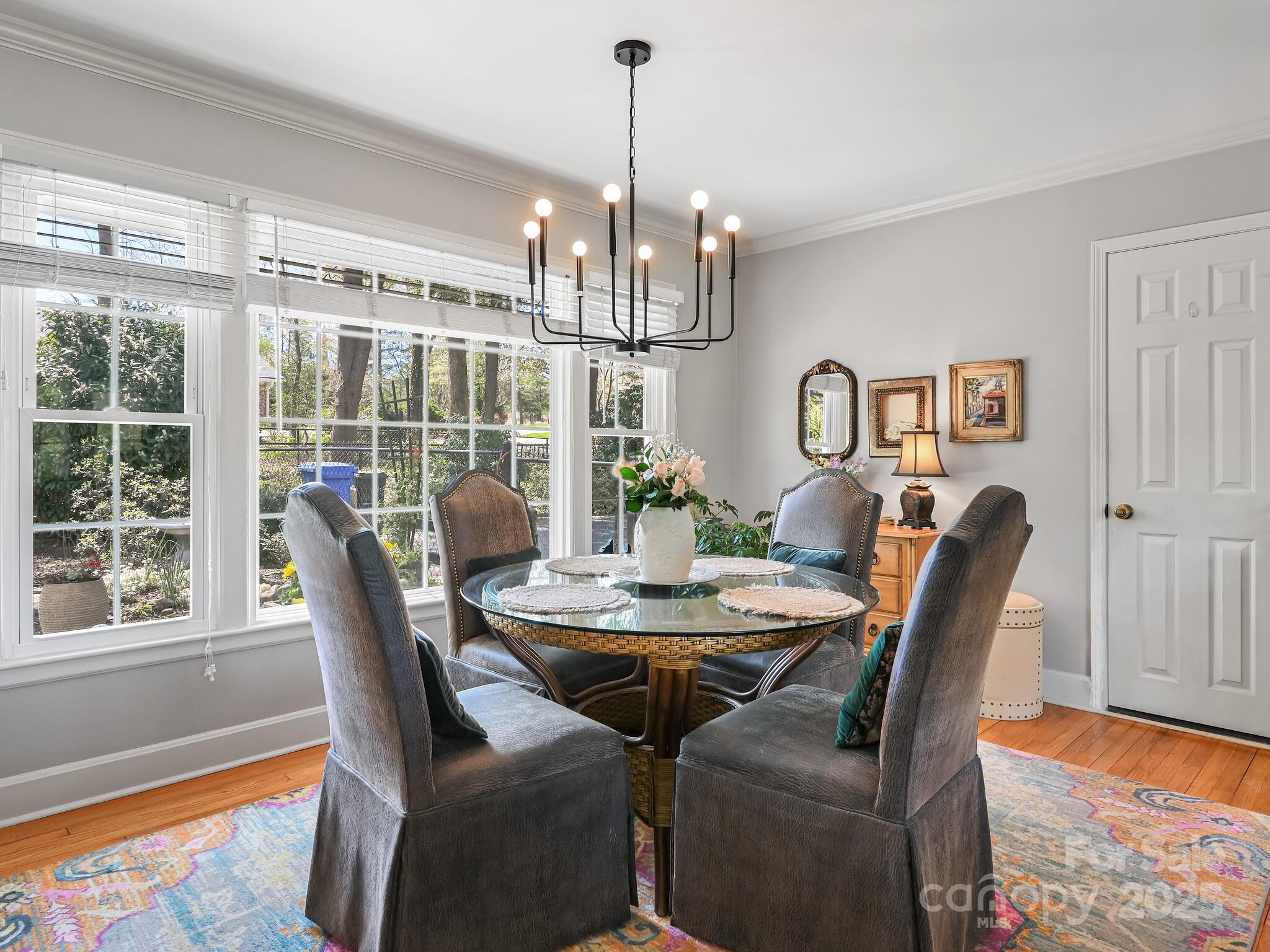 Hendersonville, North Carolina 28791, United States, 3 Bedrooms Bedrooms, ,2 BathroomsBathrooms,Residential,Under Contract,186258