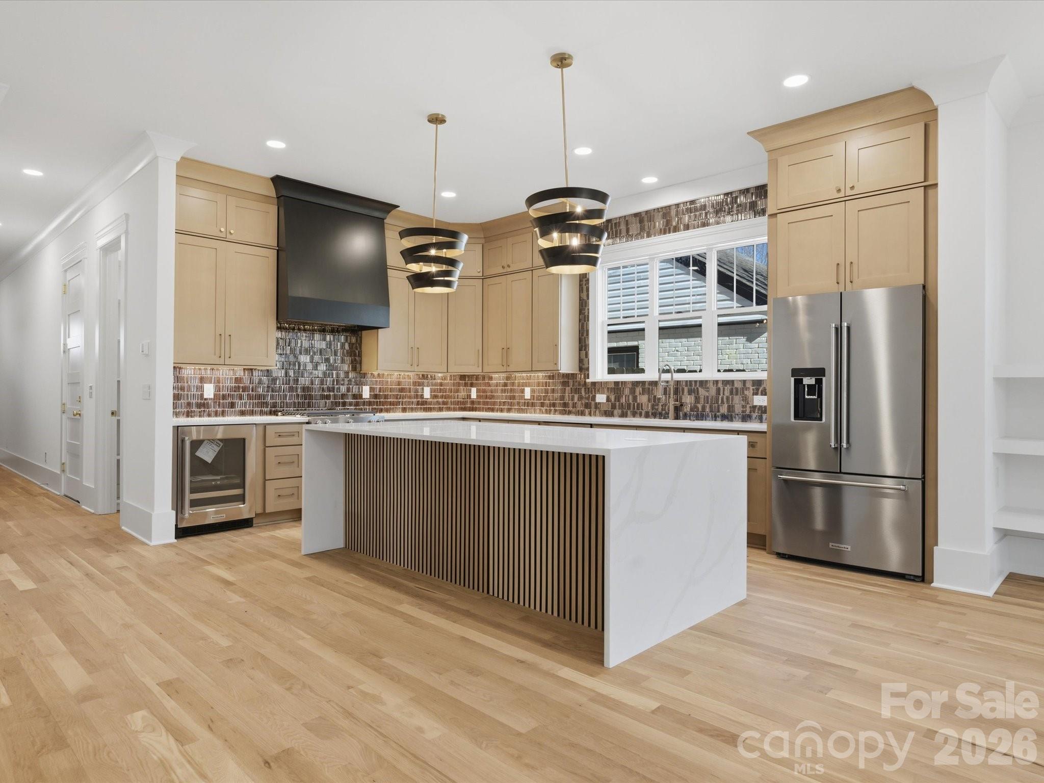 431 W Peterson Drive