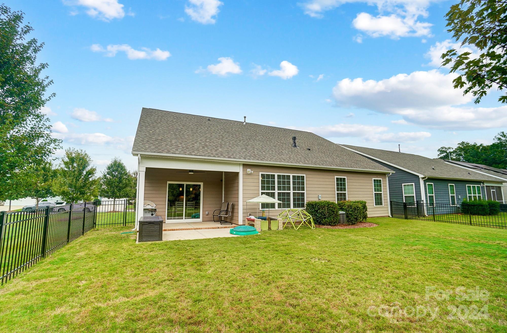 The Conservancy at McLean - Residential