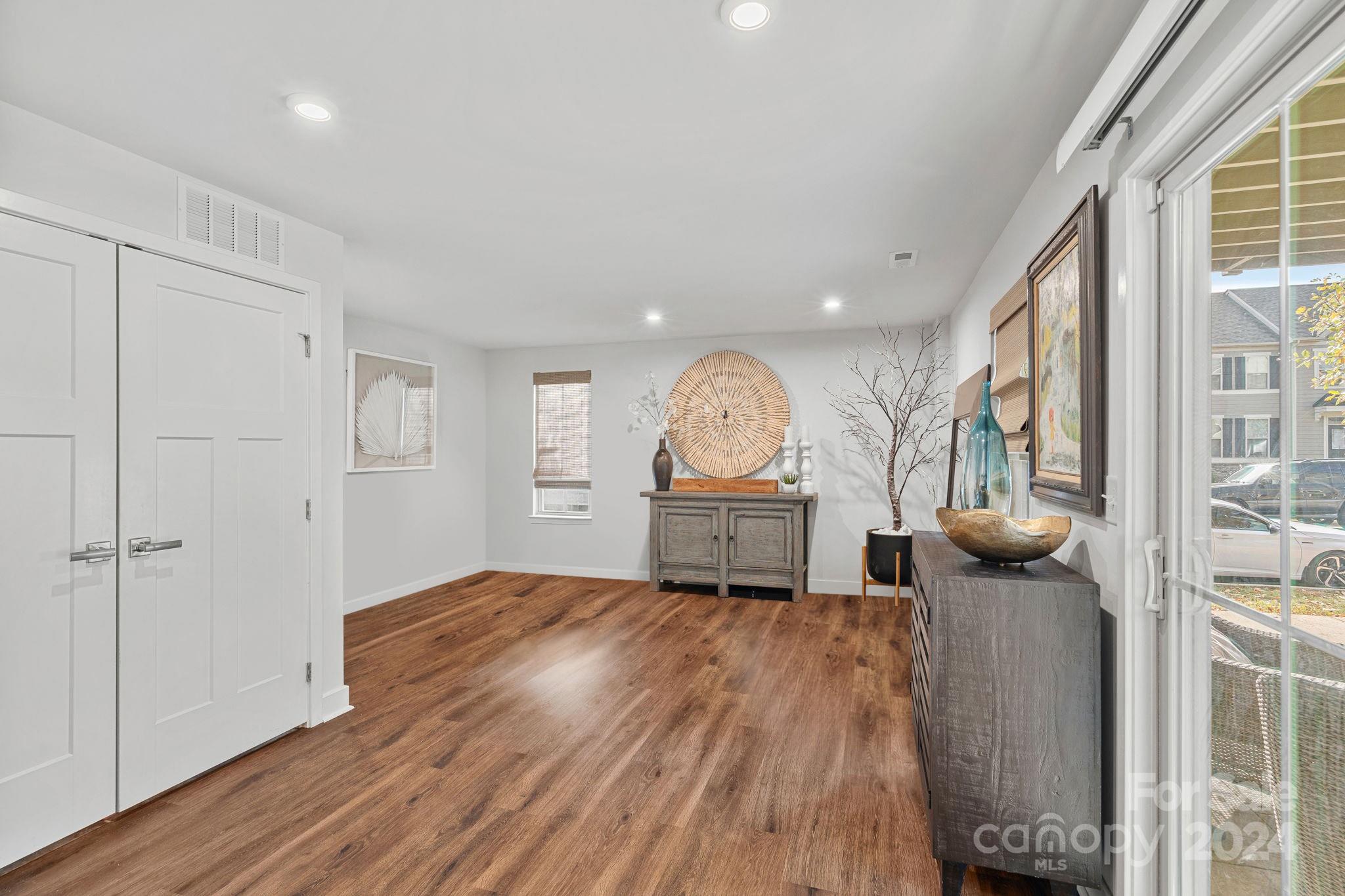 Townes of Oakhurst - Residential