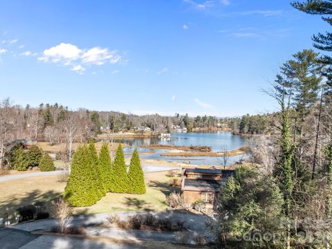 114 Oscelake Way Hendersonville NC 28739