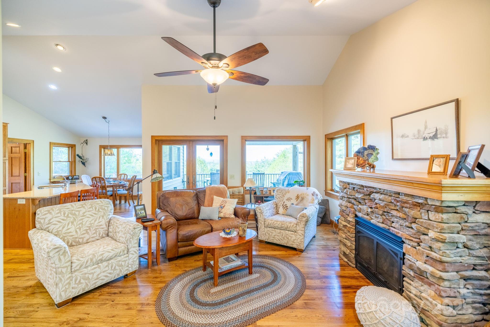 958 Alta Vista Lane