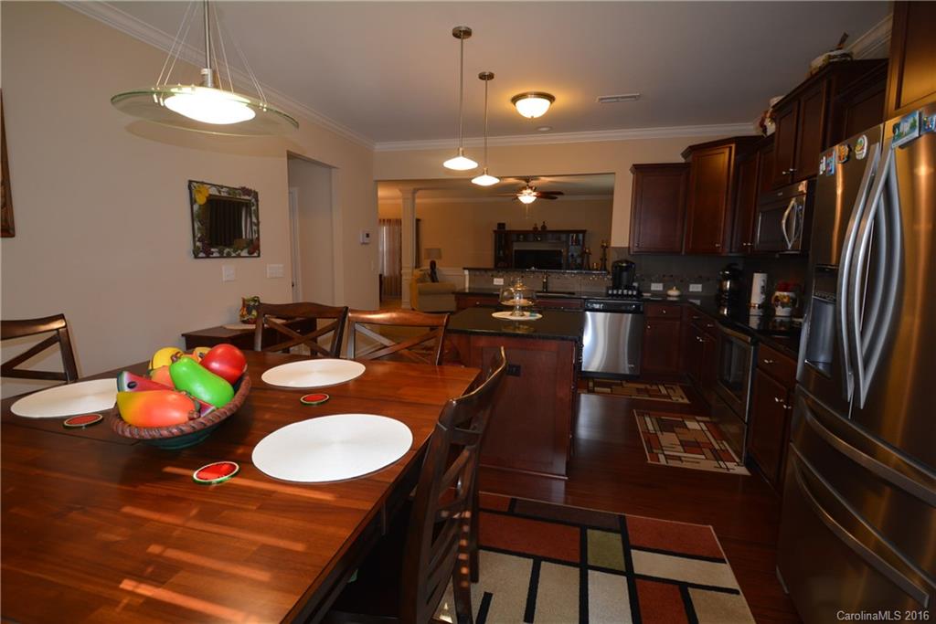 Newport Lakes - Residential