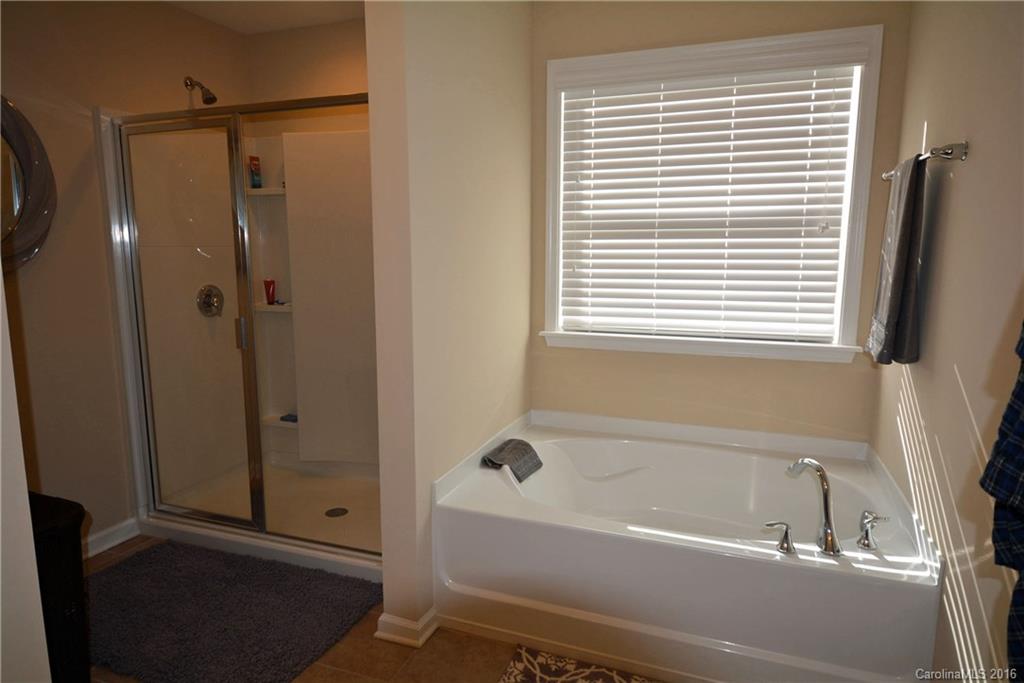 Newport Lakes - Residential