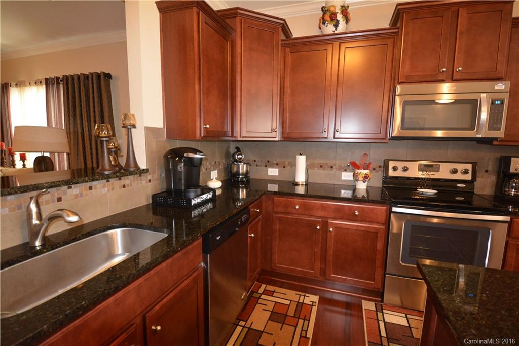 Newport Lakes - Residential