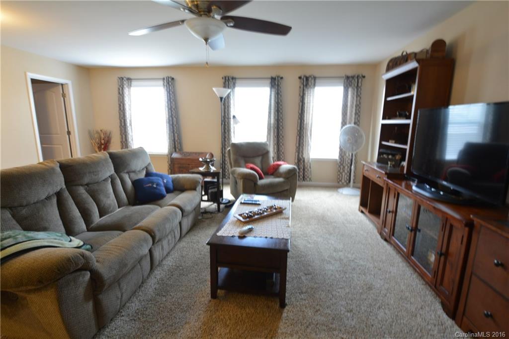 Newport Lakes - Residential