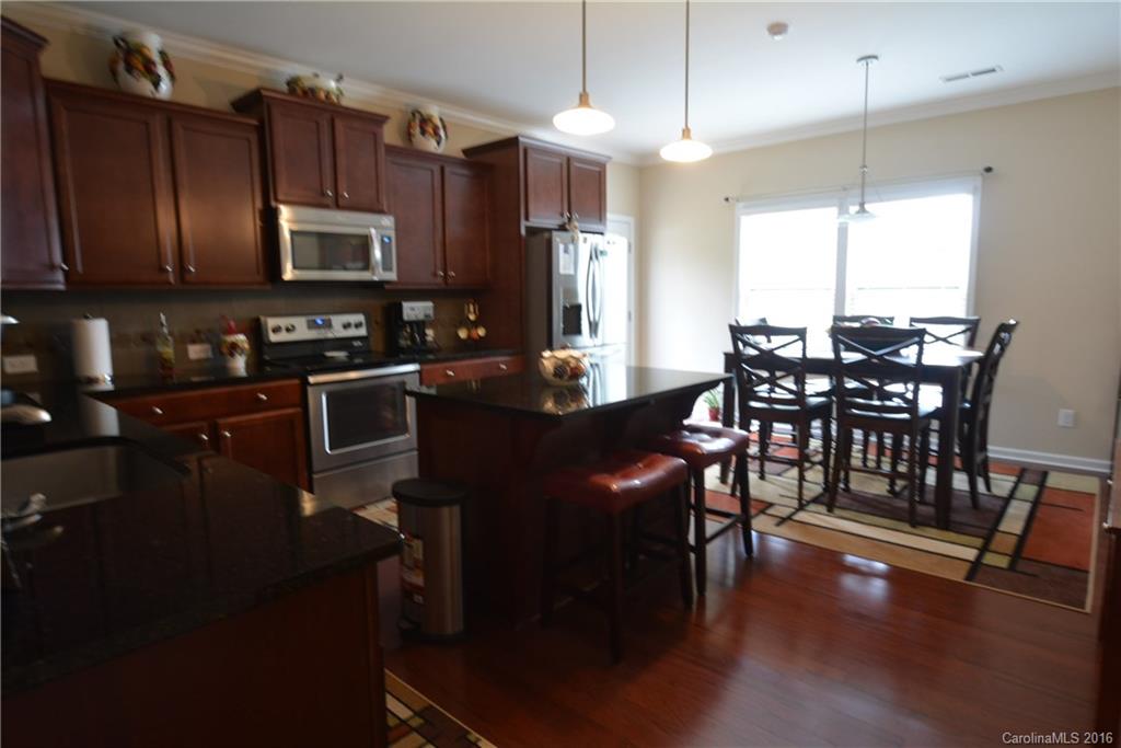 Newport Lakes - Residential