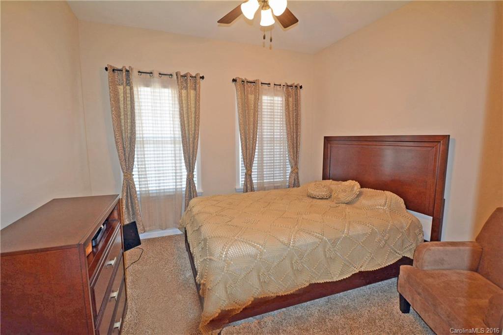 Newport Lakes - Residential