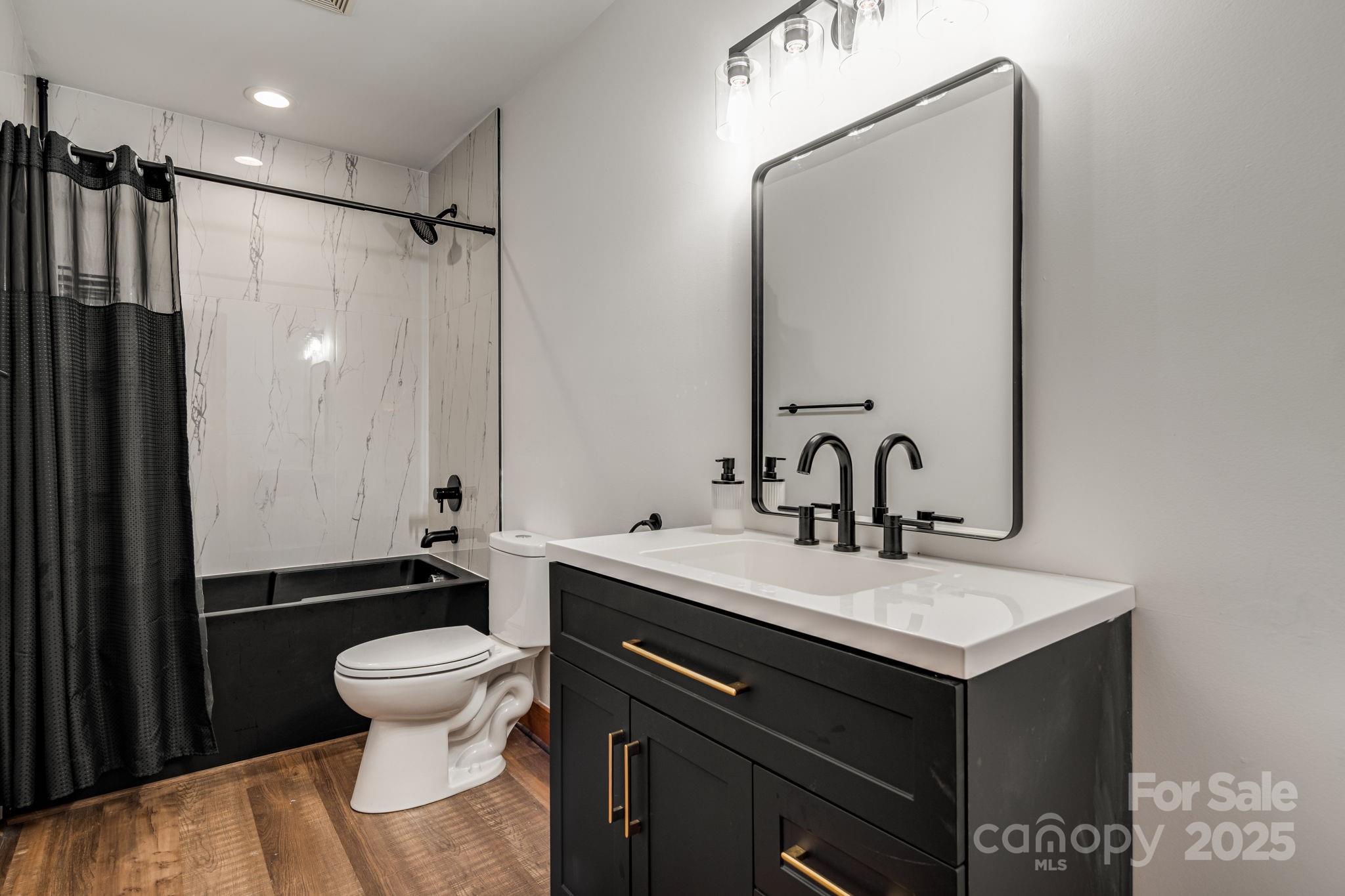 Rumbling Bald on Lake Lure - Residential