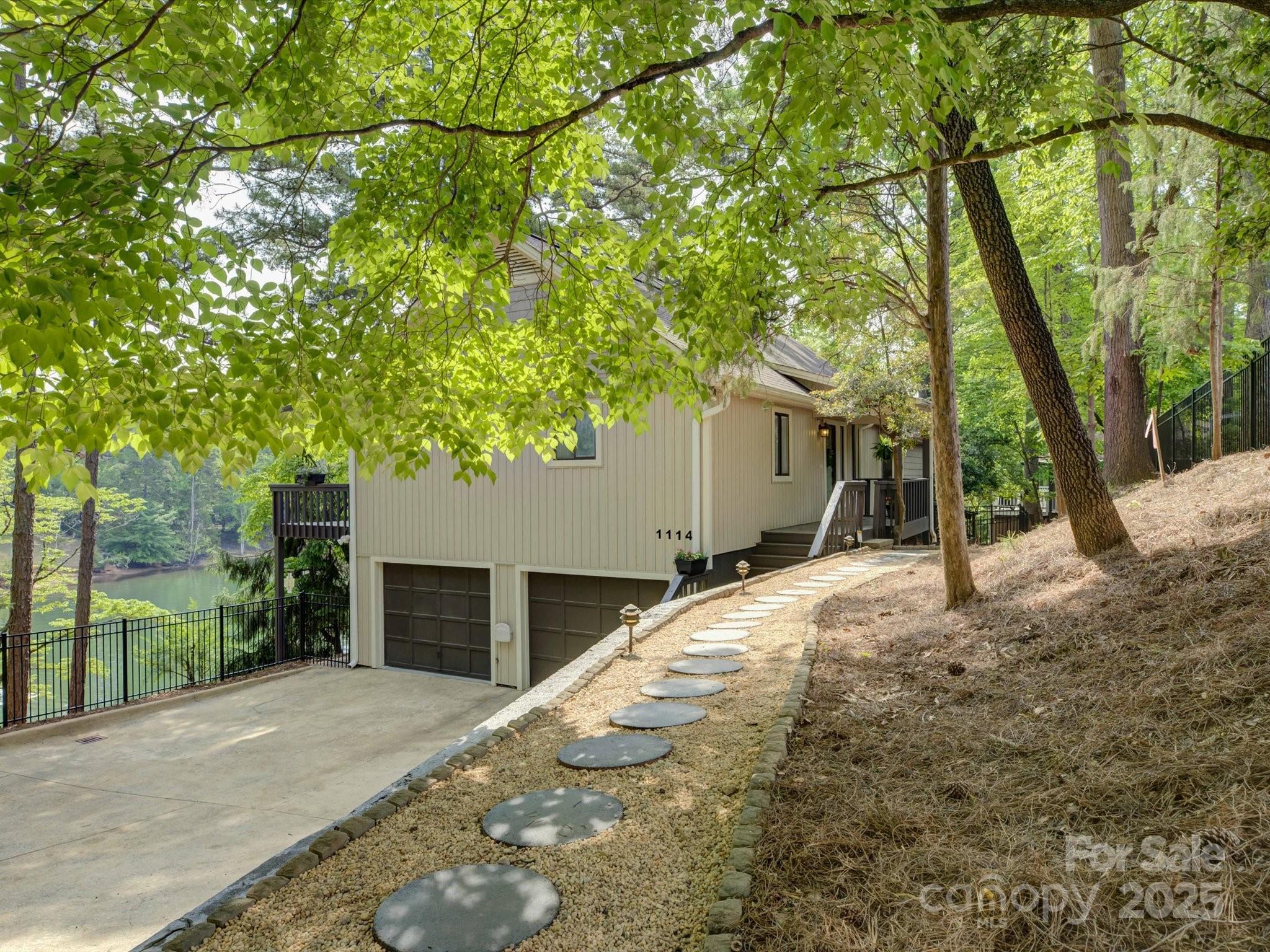 1114 Palmyra Drive