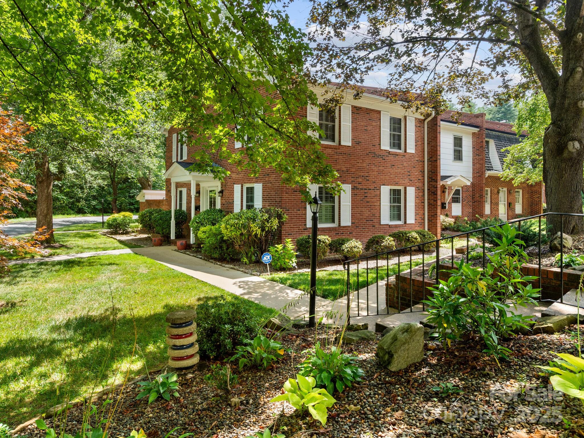 1411 Kensington Road C-1