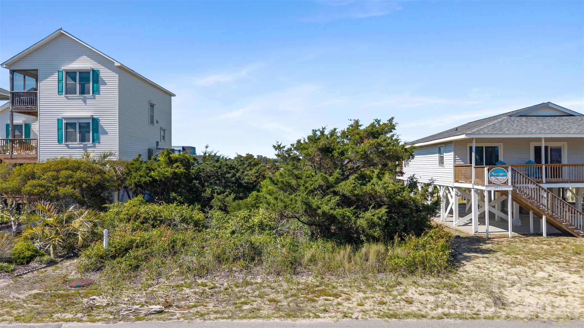 1714 Dolphin Drive W