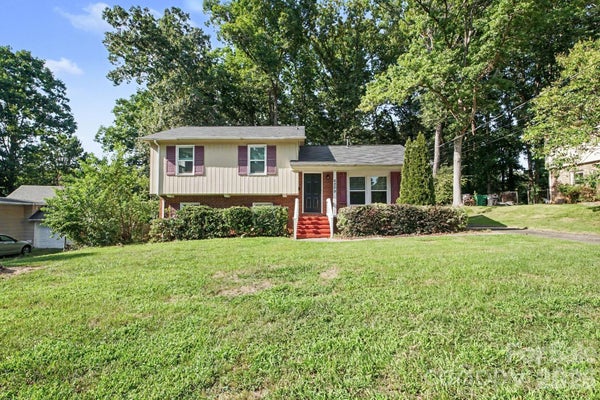 6209 SPRINGFIELD DR, CHARLOTTE, NC 28212 - Image e5ab947c2bb0fcb0ea6483a6b58b30ab/917989438