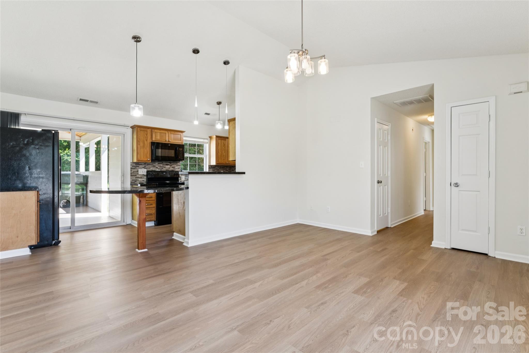 4563 Sunchase Court NW