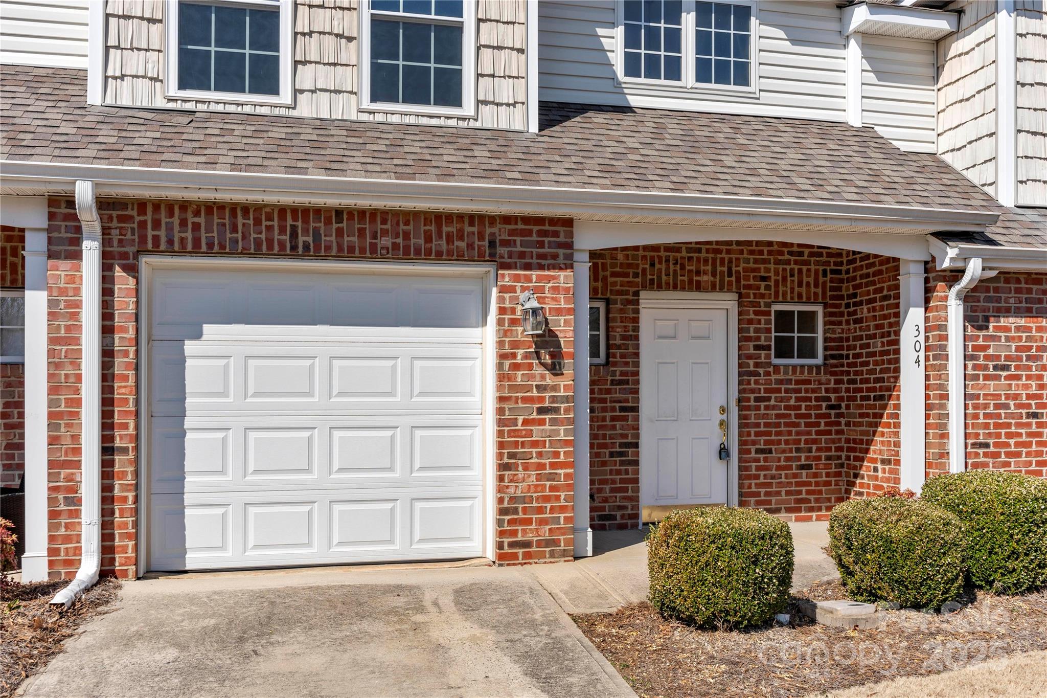 304 Valley Brook Lane SE
