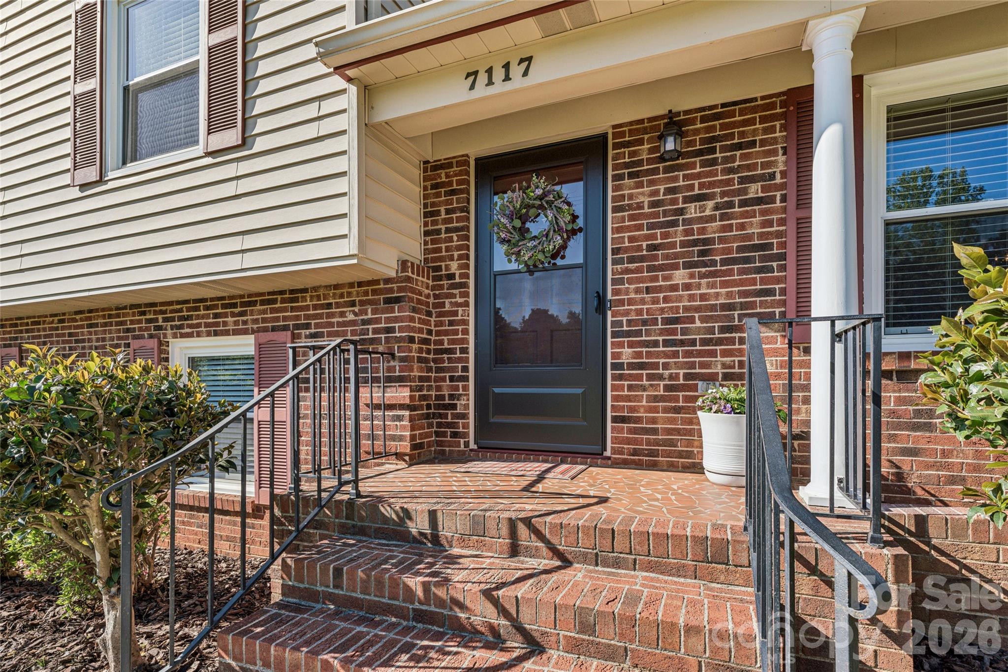 7117 Rock Island Road