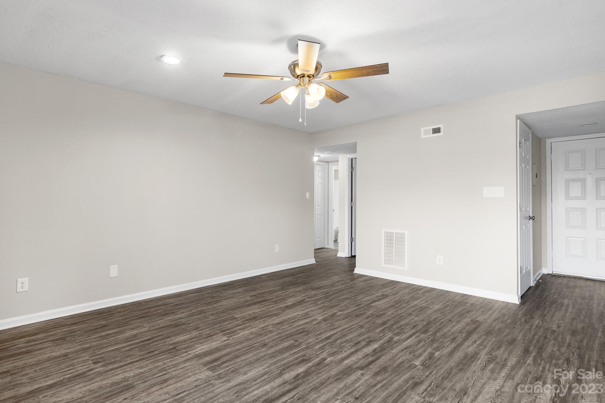 Harris Lake - Residential