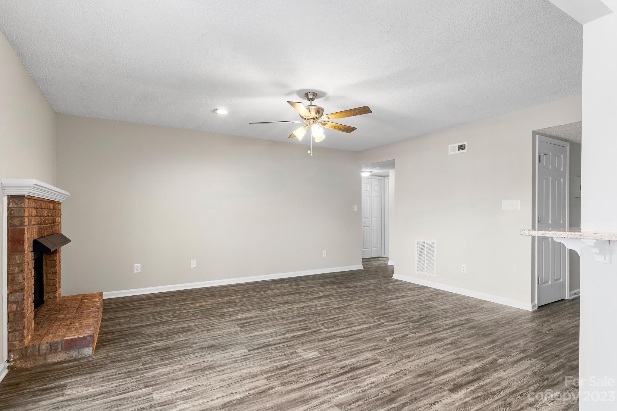 Harris Lake - Residential