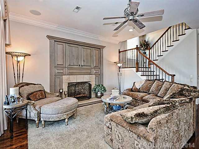 The Peninsula - Residential